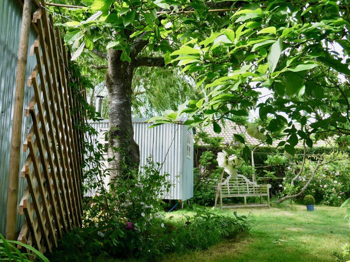 The Wayside Shepherd Hut Больє Екстер'єр фото
