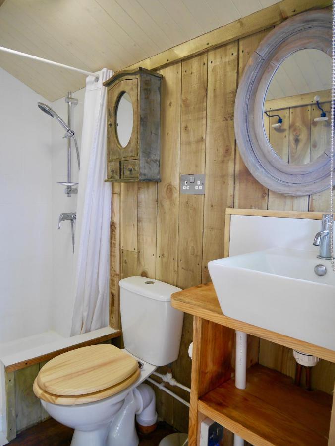 The Wayside Shepherd Hut Больє Екстер'єр фото
