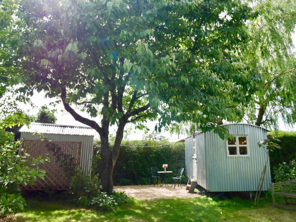 The Wayside Shepherd Hut Больє Екстер'єр фото