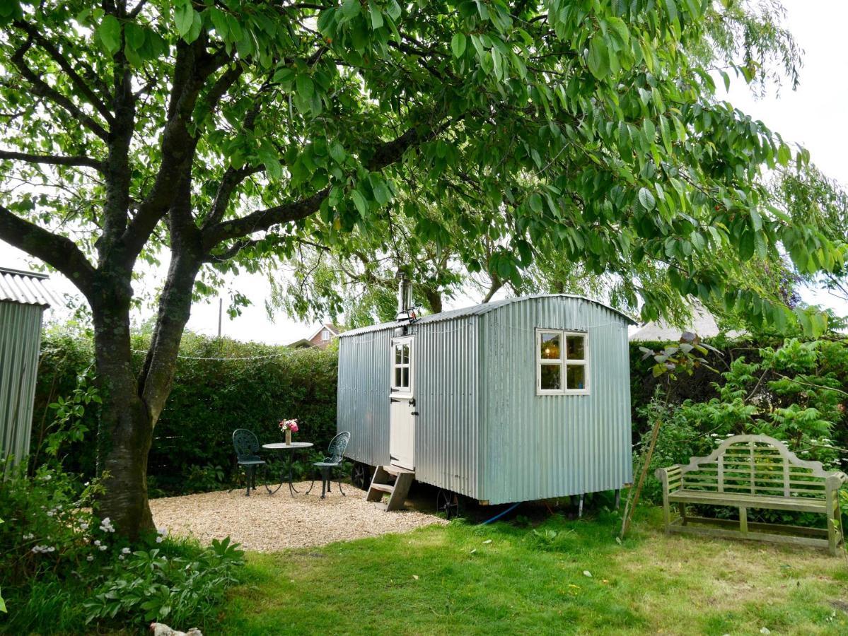 The Wayside Shepherd Hut Больє Екстер'єр фото